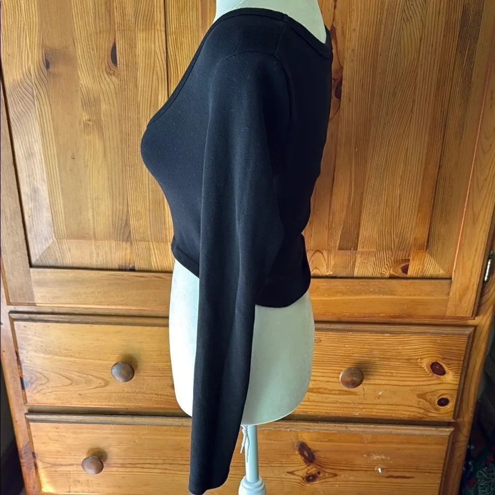 Zara Black Women's long sleeve Crop Top. Size Medium.